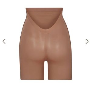 SKIMS - Barely There Low-Back Shorts in Sienna - NWT & unopened